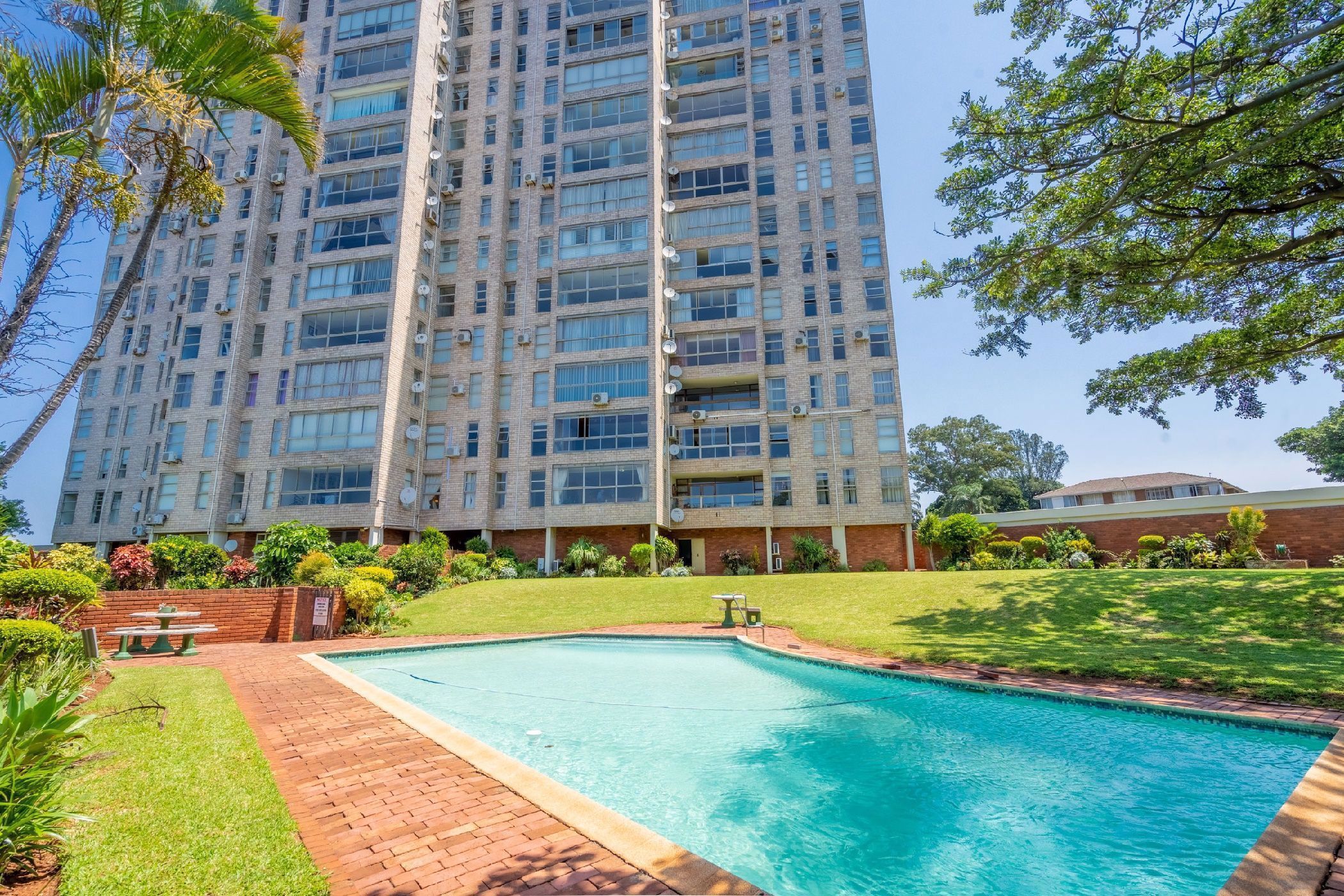 Apartment let in Glenwood, Durban - 1DA1701599