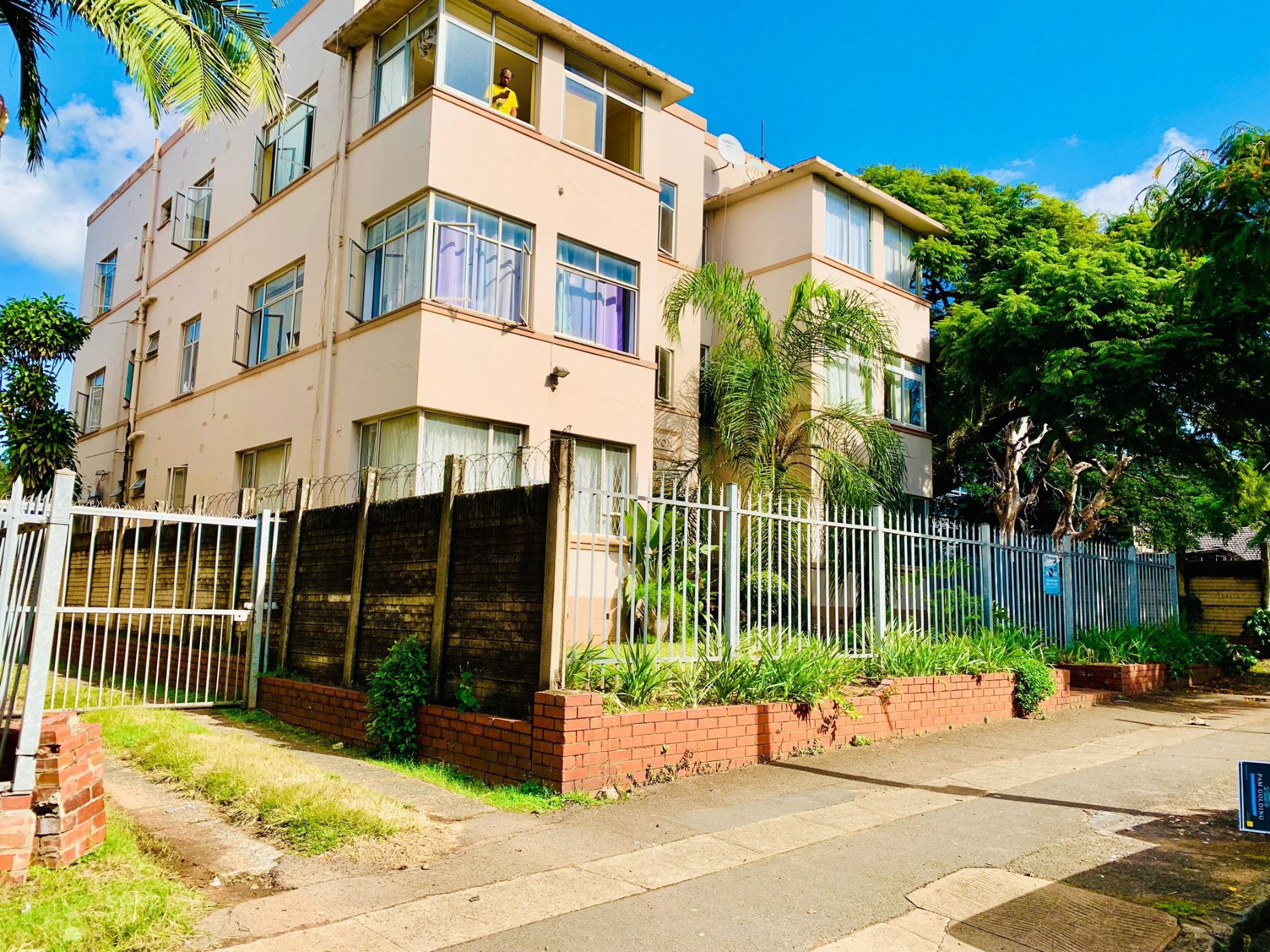 Apartment for sale in Bulwer, Durban - 1DA1702526