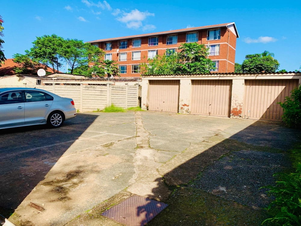 Apartment for sale in Bulwer, Durban - 1DA1702523 Apartment for sale in Bulwer, Durban - 1DA1702523