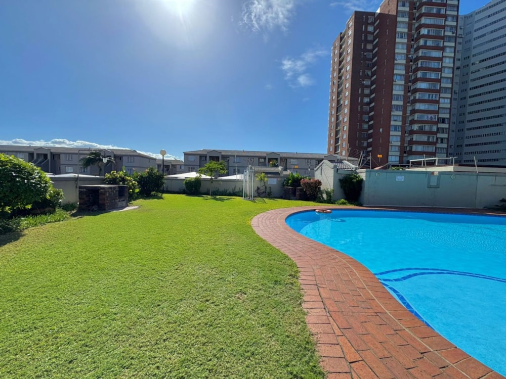 Apartment for sale in North Beach Durban - 1DA1702139 Apartment for sale in North Beach Durban - 1DA1702139