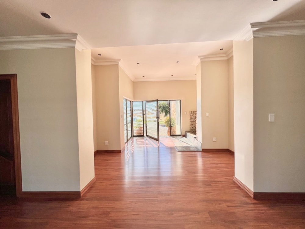 Security estate home for sale in Aquavista Mountain Estate - PRN1700725