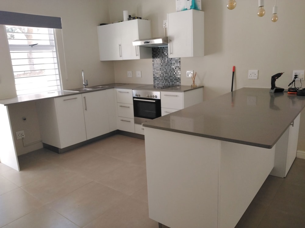Apartment let in Fish Hoek - FHL1692996 Apartment let in Fish Hoek - FHL1692996