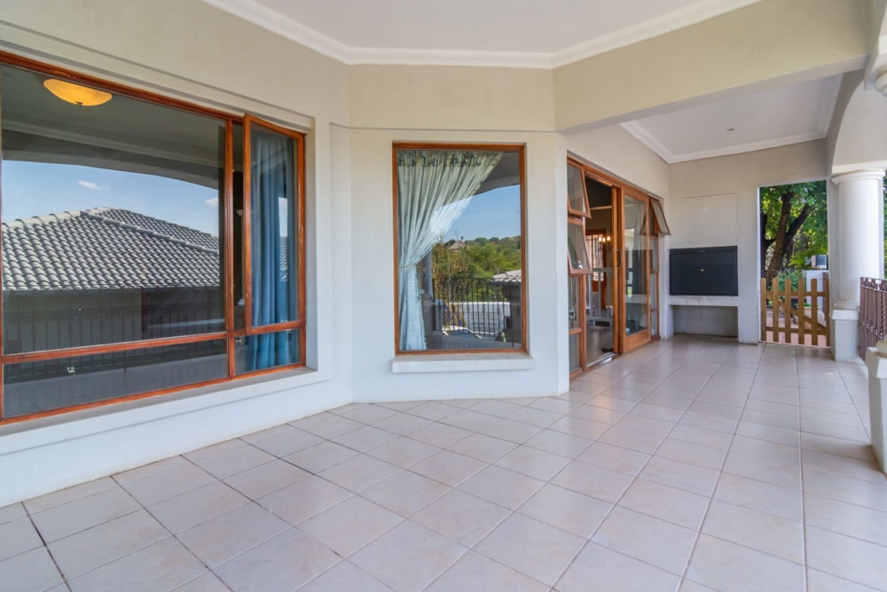 Security estate home let in Featherbrooke Estate - 1KR1701049 Security estate home let in Featherbrooke Estate - 1KR1701049