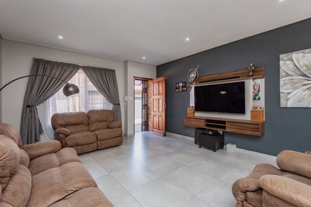 Single-storey cluster sold in New Redruth - 1GV1702159 Single-storey cluster sold in New Redruth - 1GV1702159