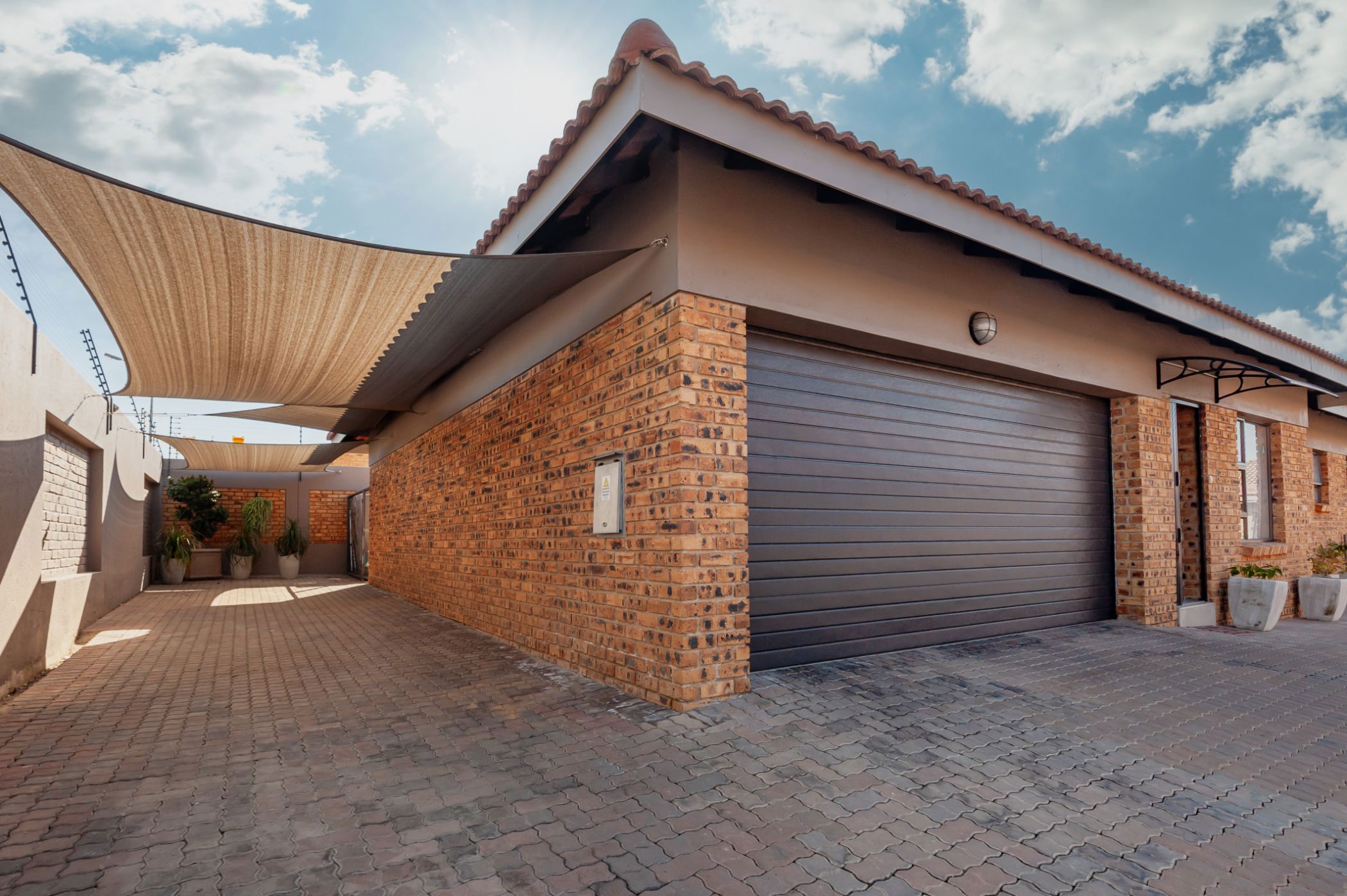 Single-storey cluster sold in New Redruth - 1GV1702159