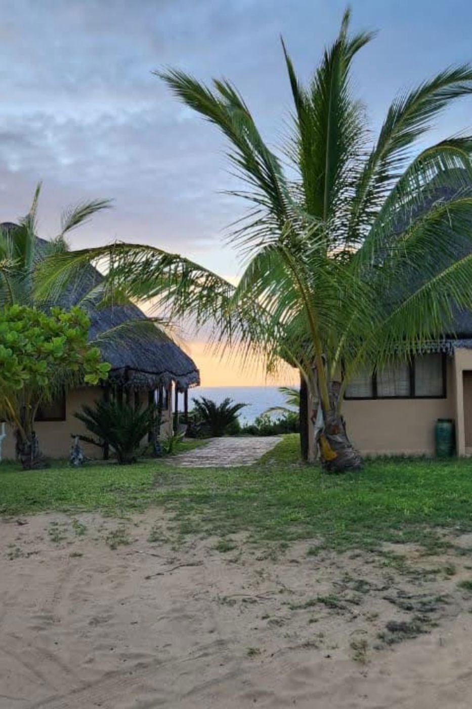 Beach bungalow for sale in Inharrime, Mozambique - 3MQ1689125