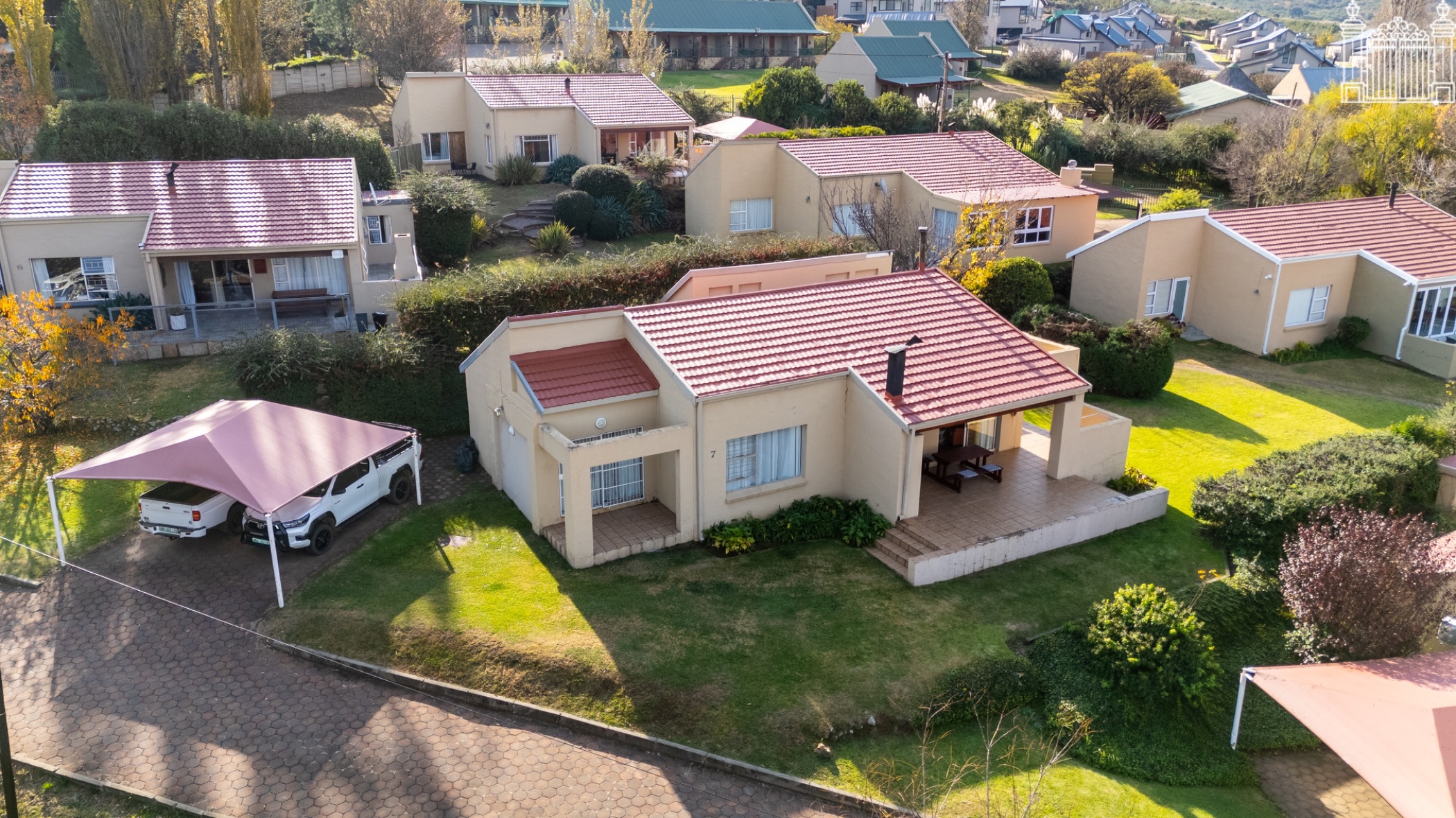 Townhouse for sale in Clarens - 1CS1752134