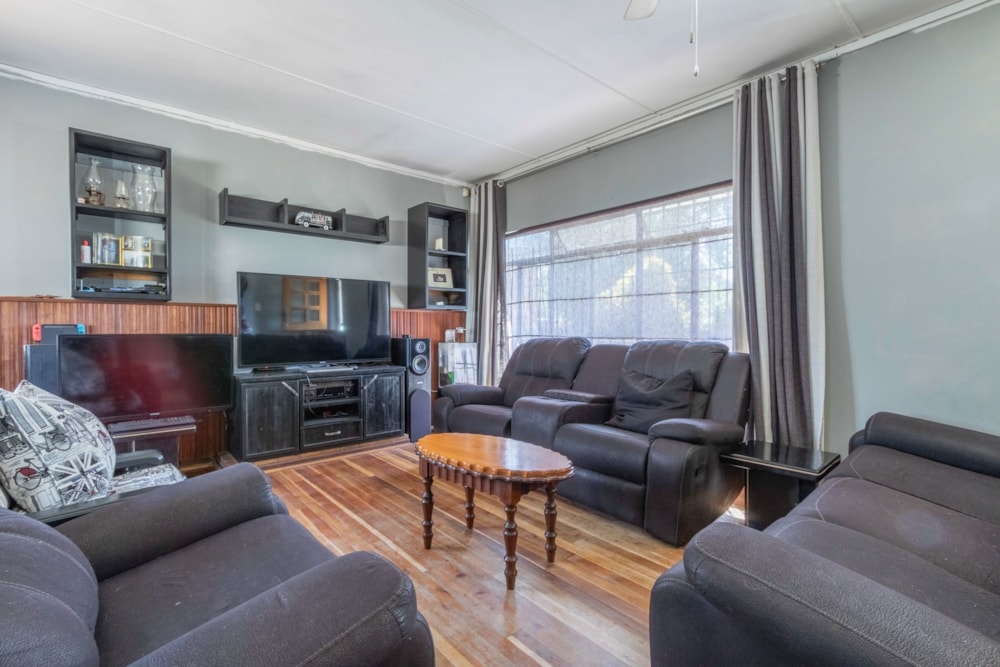 House for sale in Brenthurst - 1BJ1702070 House for sale in Brenthurst - 1BJ1702070