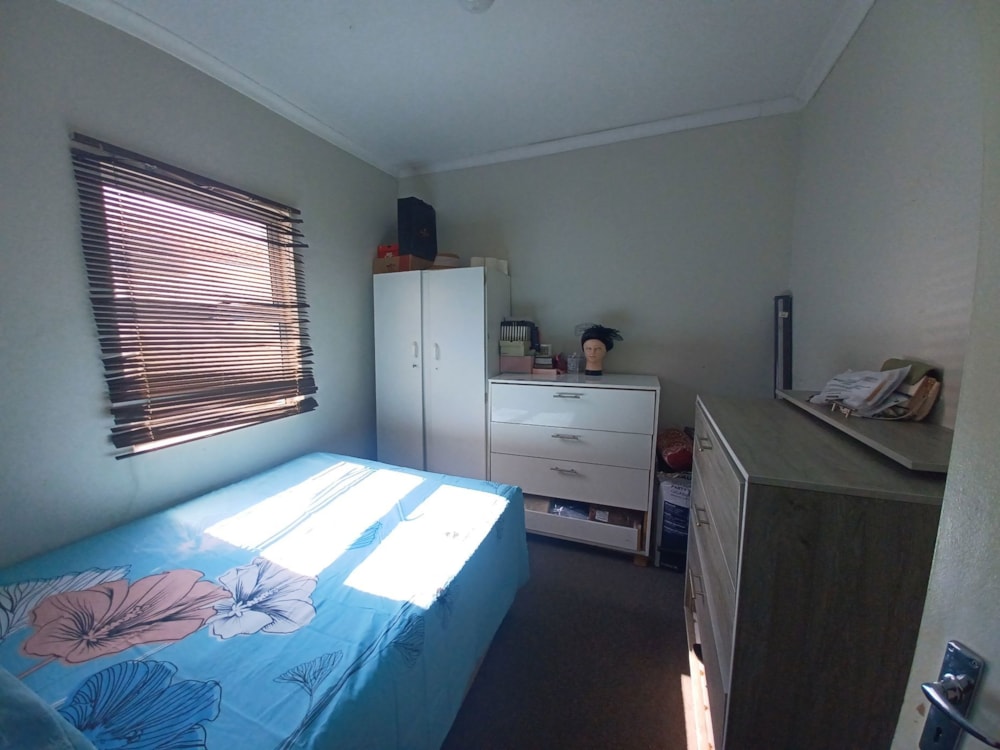 House for sale in Mitchells Plain - 1MN1700245