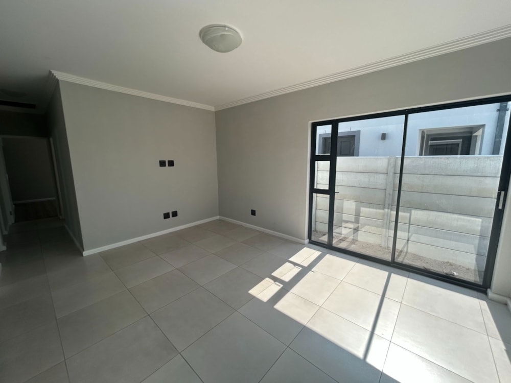 House for sale in Grassy Park - 1OT1668847 House for sale in Grassy Park - 1OT1668847