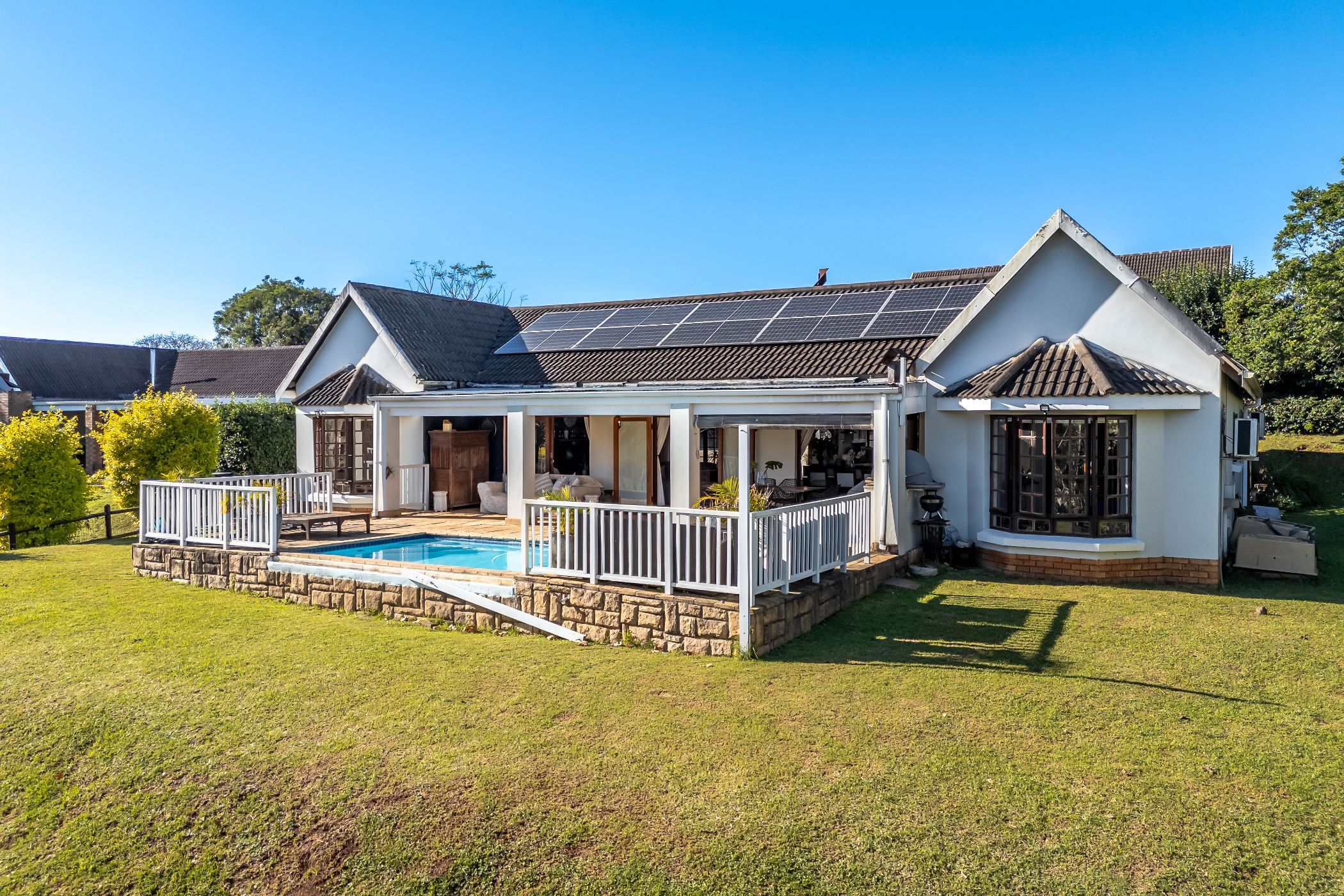 Security complex home sold in Hillcrest Park - 1KF1701348