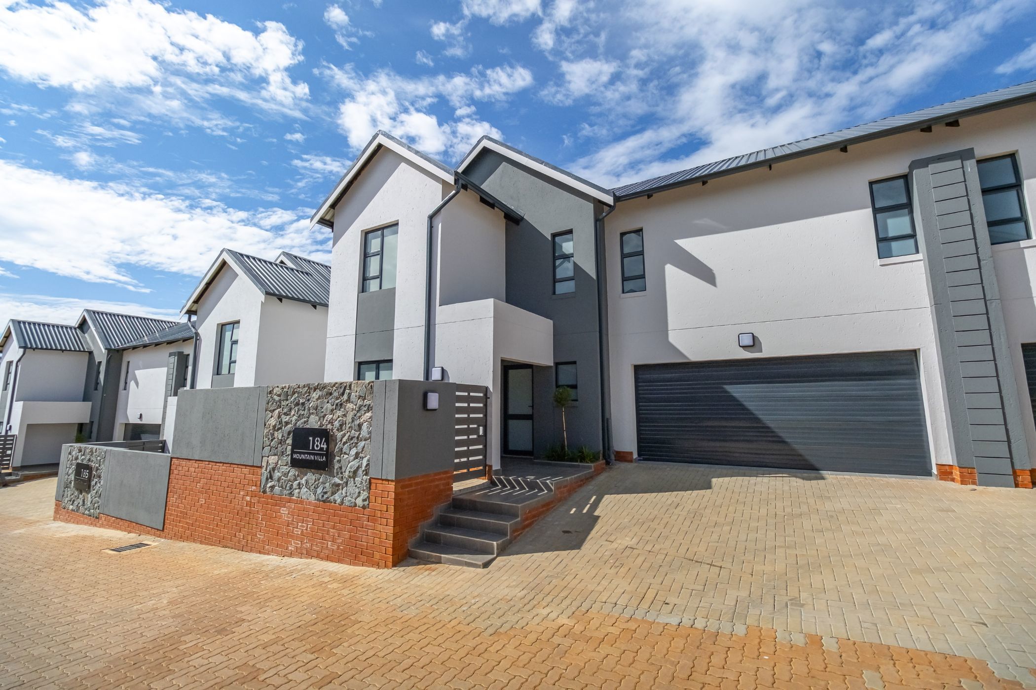 Security estate home for sale in Pinehaven - 1KR1699942