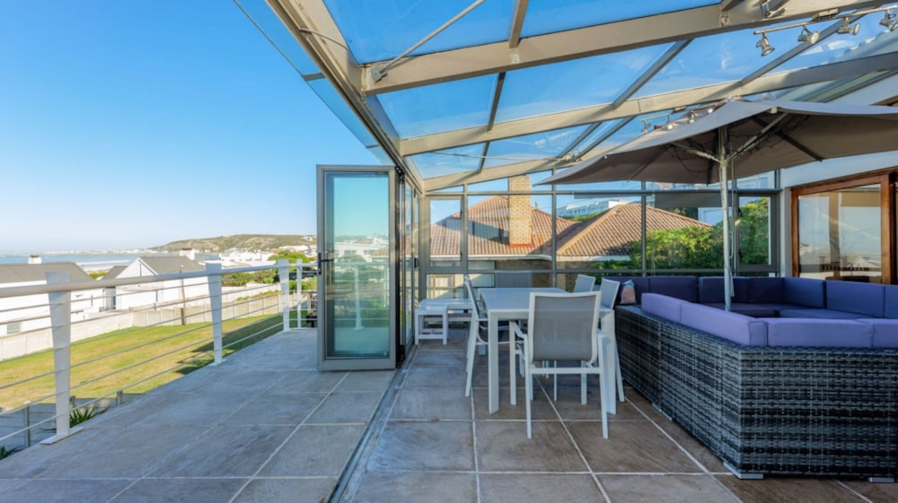 Double-storey house for sale in Struisbaai - 1SW1693672 Double-storey house for sale in Struisbaai - 1SW1693672