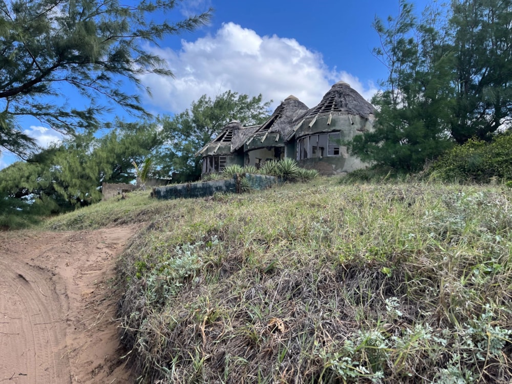 House for sale in Praia do Tofo, Mozambique - 3MQ1699275