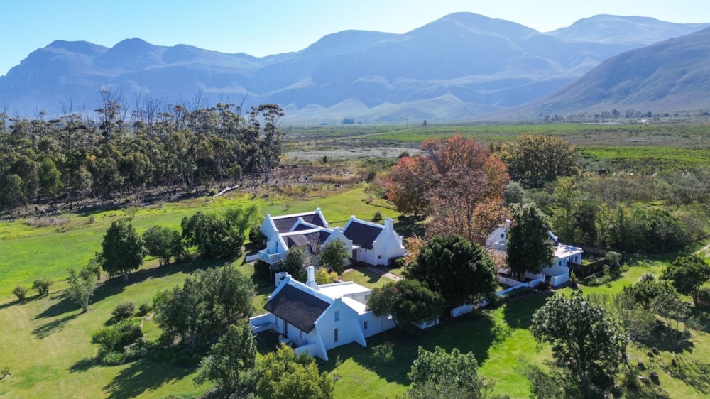 Fynbos farm for sale in Hermanus Rural - HF1699799