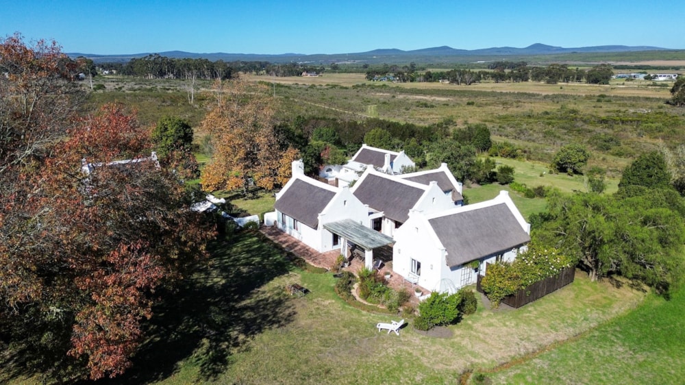 Fynbos farm for sale in Hermanus Rural - HF1699799 Fynbos farm for sale in Hermanus Rural - HF1699799