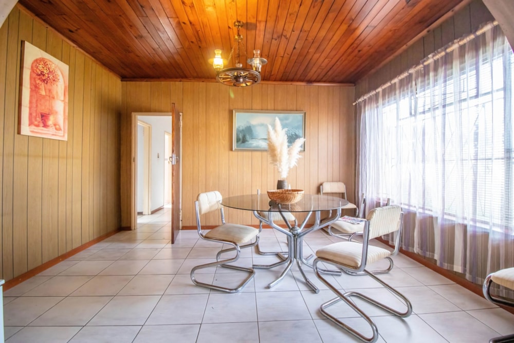 House for sale in Surrey Estate - 1AH1699057 House for sale in Surrey Estate - 1AH1699057