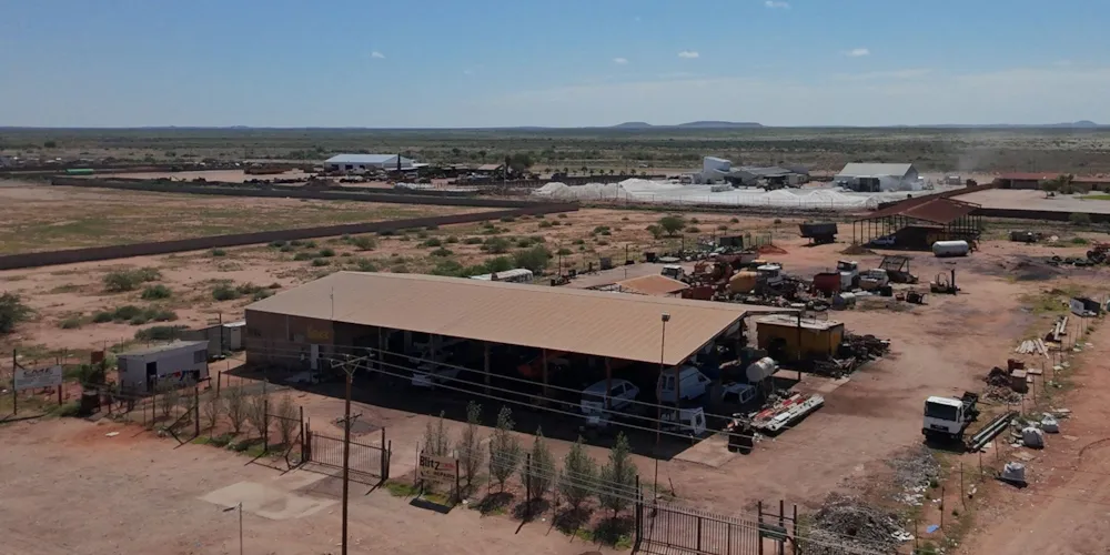 Commercial industrial property for sale in Laboria, Upington - 1KAH1696352 Commercial industrial property for sale in Laboria, Upington - 1KAH1696352