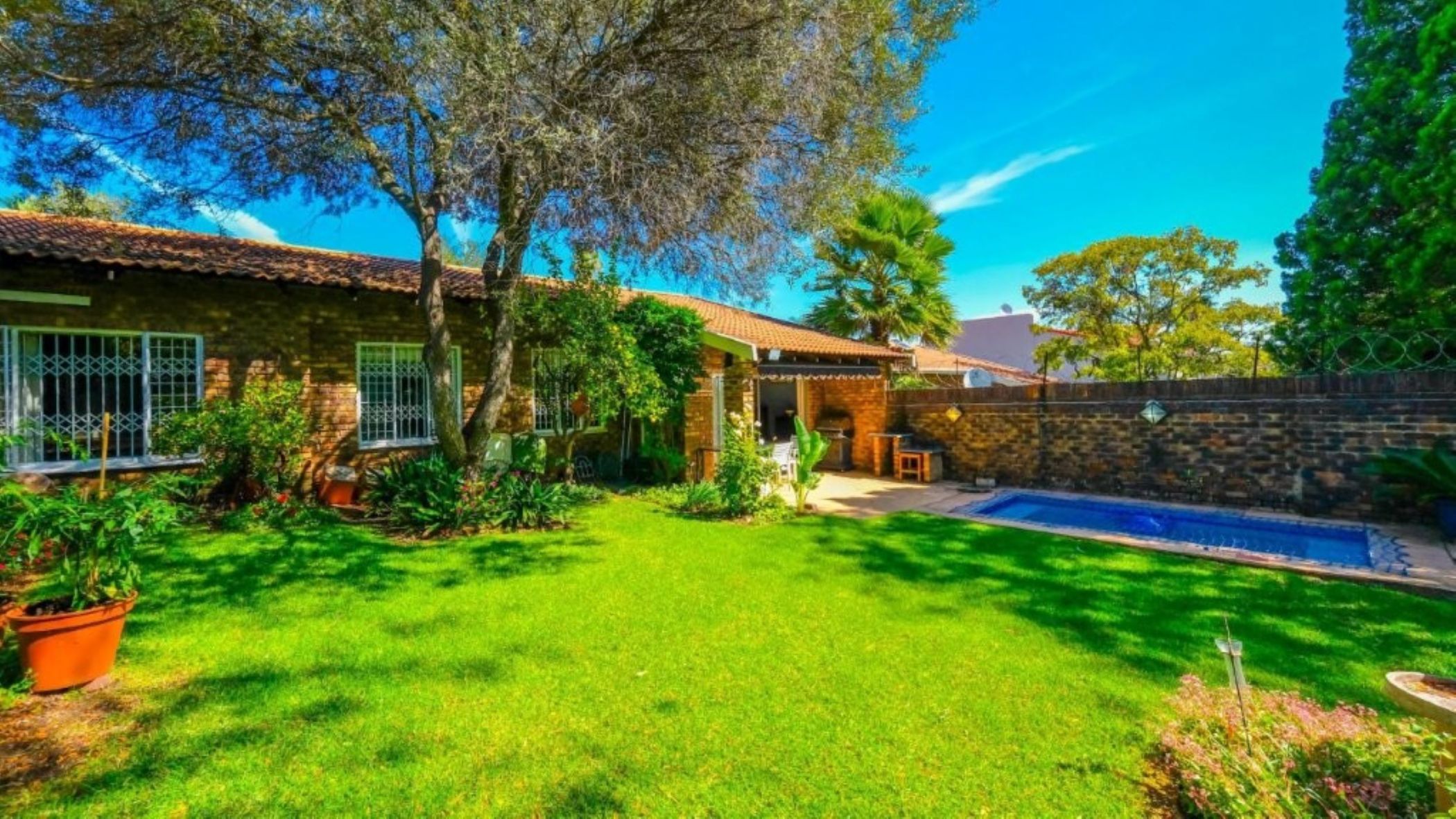 Townhouse to rent in Gallo Manor - JBL1718151