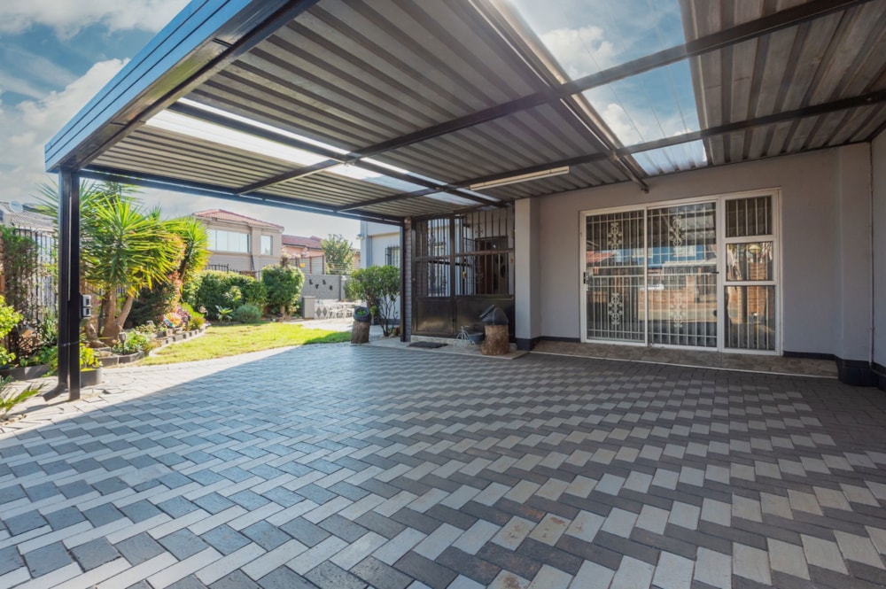 House for sale in Lenasia - 1GV1698971 House for sale in Lenasia - 1GV1698971