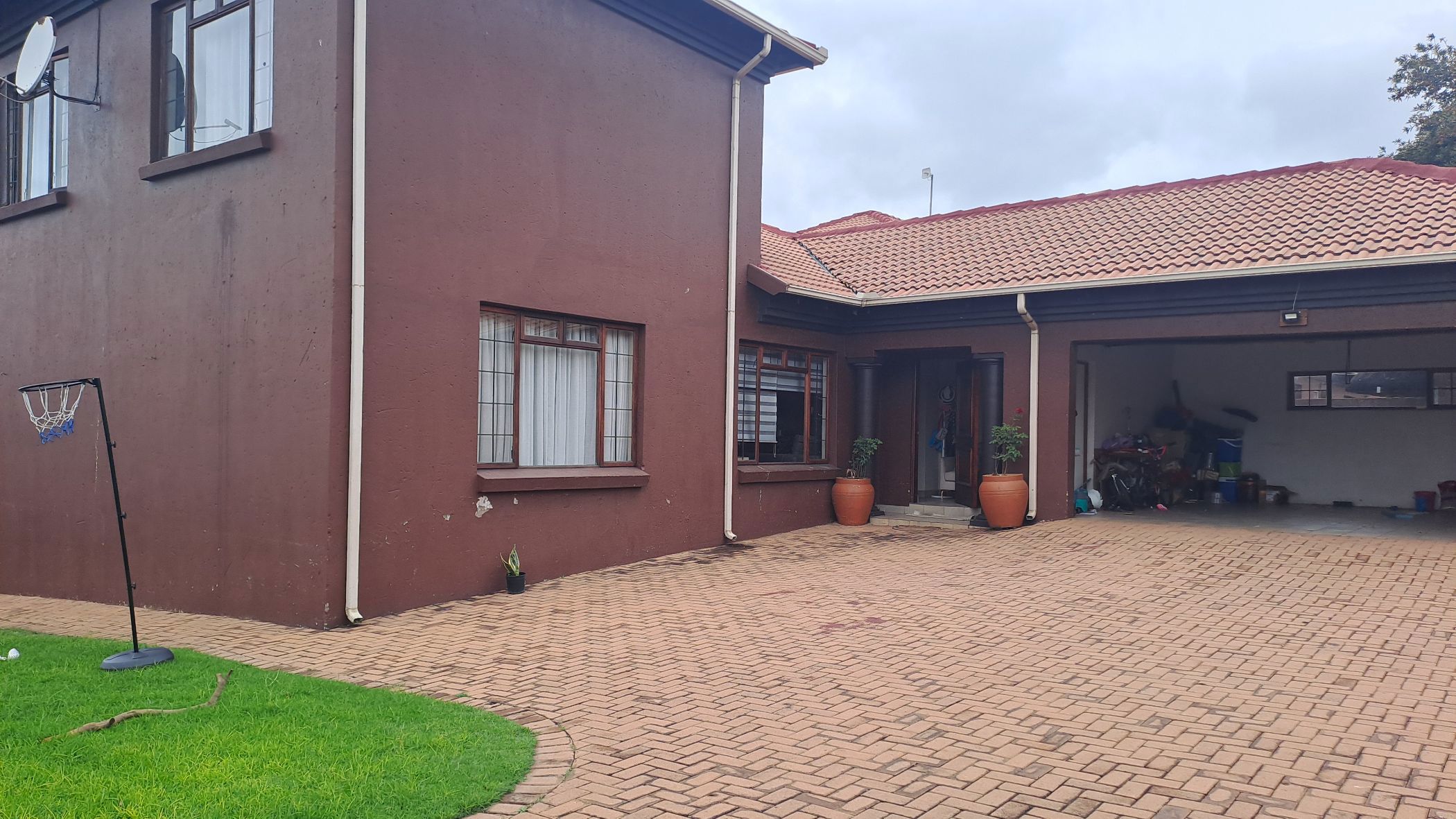 Double-storey house for sale in Aerorand - 1MD1698488