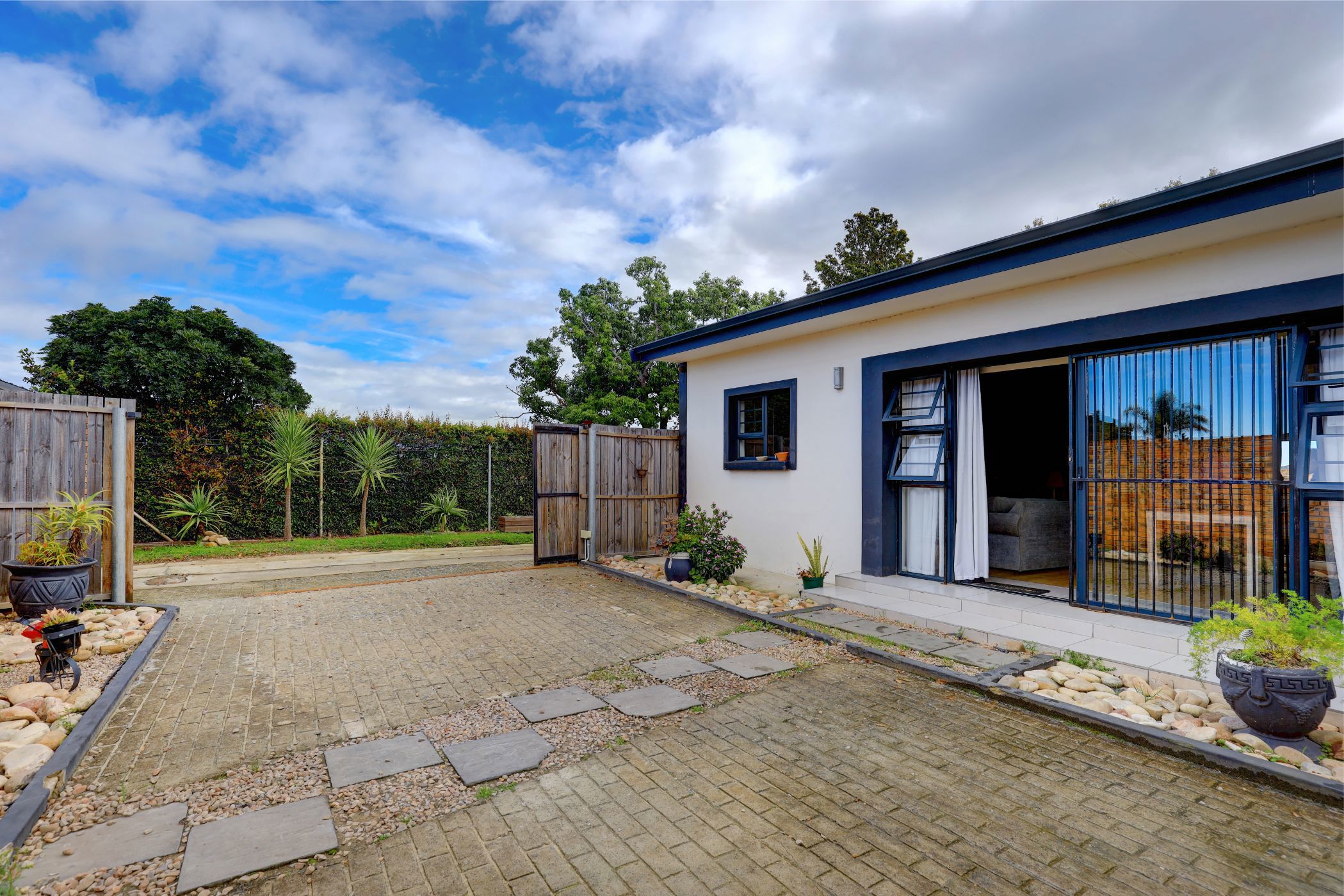 Security complex home for sale in George South - GEO1699478