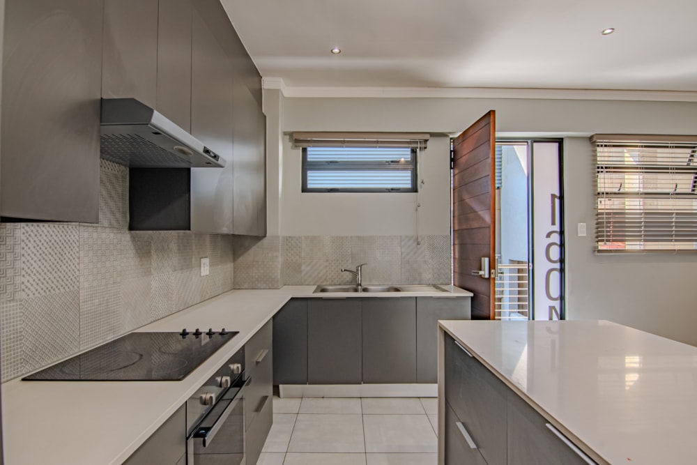 Apartment for sale in Brooklyn, Pretoria East - PT1698473 Apartment for sale in Brooklyn, Pretoria East - PT1698473