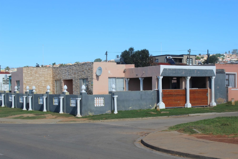 House for sale in Kwa Nobuhle - 1UK1701658 House for sale in Kwa Nobuhle - 1UK1701658