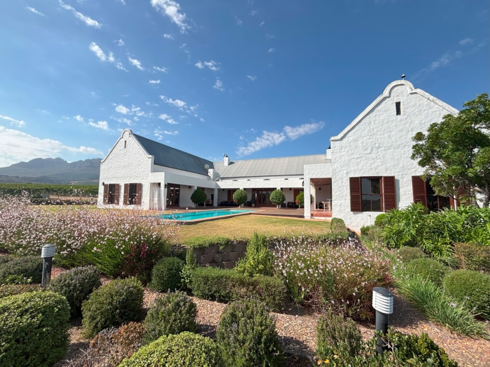 Wine farm for sale in Stellenbosch Farms - ST1698999 Wine farm for sale in Stellenbosch Farms - ST1698999