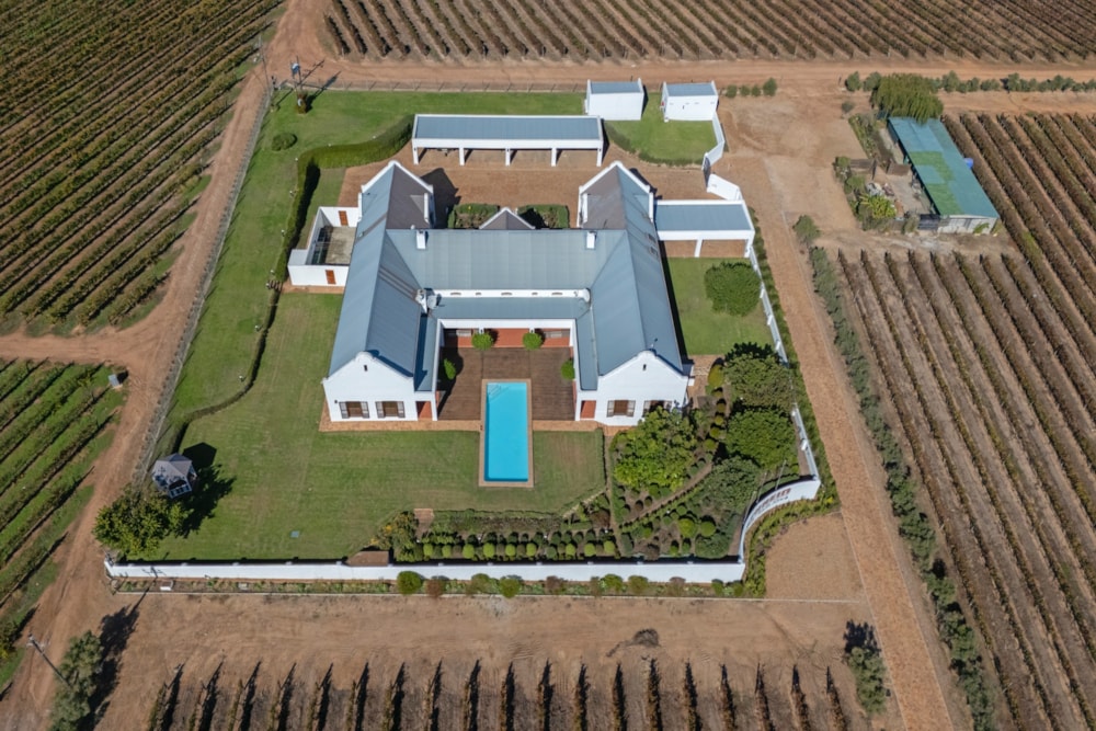 Wine farm for sale in Stellenbosch Farms - ST1698999 Wine farm for sale in Stellenbosch Farms - ST1698999