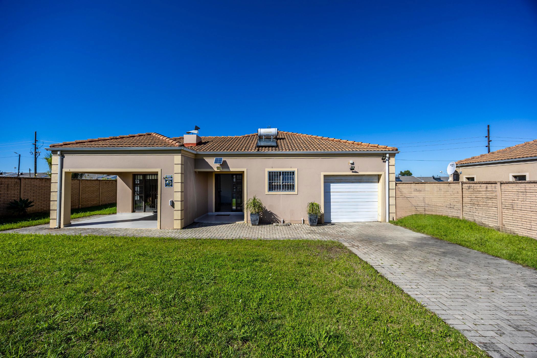 Townhouse for sale in Gonubie - 1EZ1699623