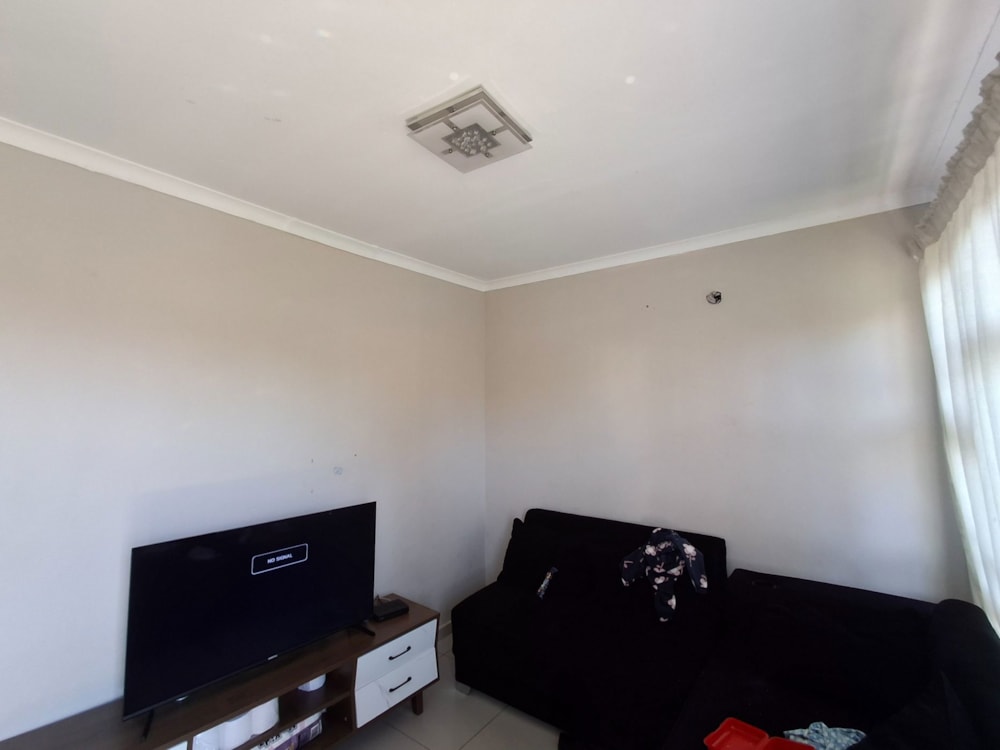 House for sale in Esikhawini - 1RY1699625 House for sale in Esikhawini - 1RY1699625