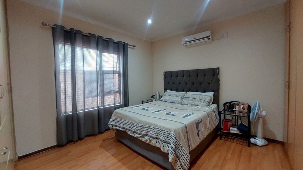 Security complex home for sale in Kathu - 1RN1700101 Security complex home for sale in Kathu - 1RN1700101