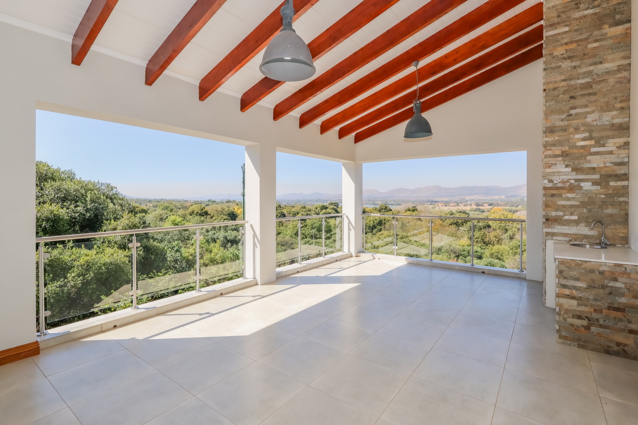 Security estate home for sale in Magalies Golf Estate - 1HR1700071