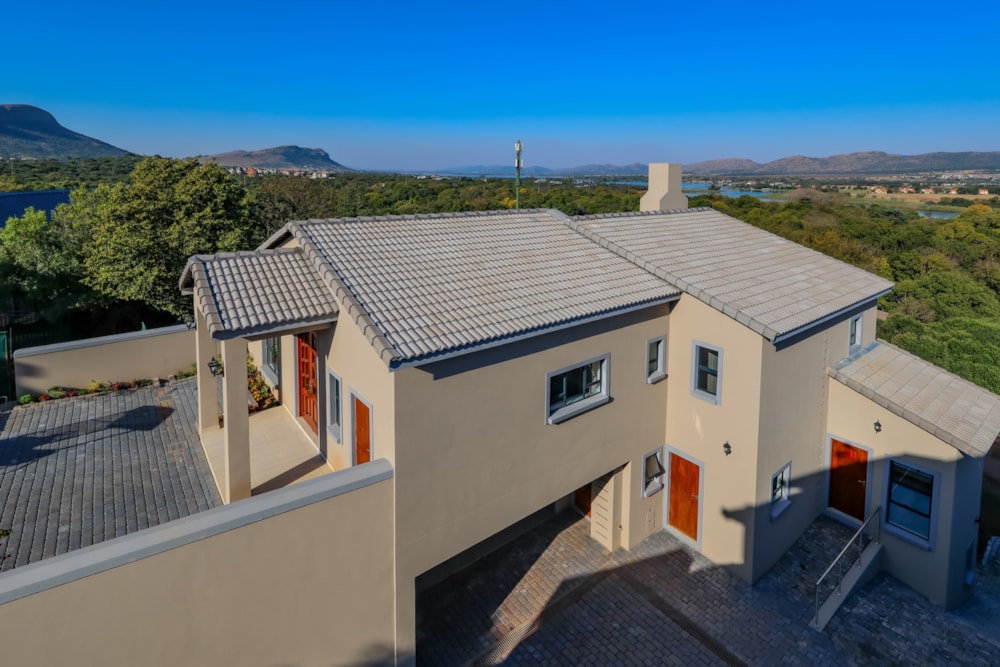 Security estate home for sale in Magalies Golf Estate - 1HR1700071