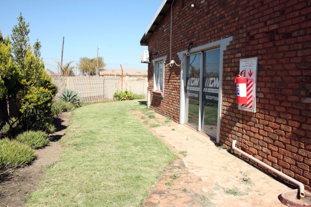 Commercial industrial property for sale in Lydenburg (Mashishing) - 1LY1700576 Commercial industrial property for sale in Lydenburg (Mashishing) - 1LY1700576