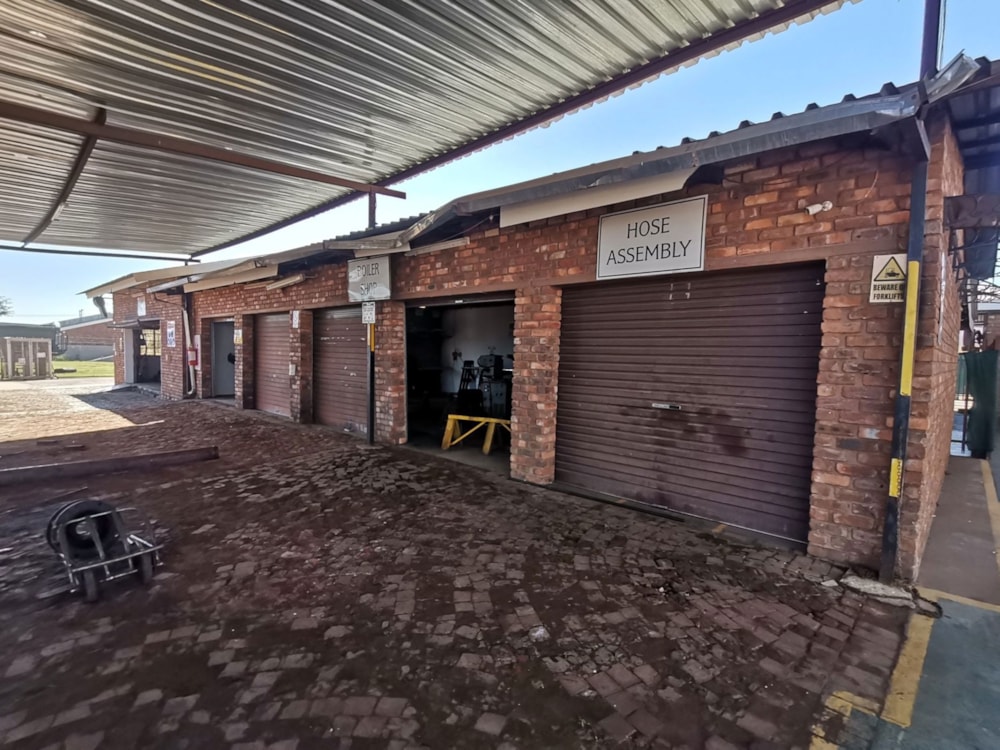 Commercial industrial property for sale in Lydenburg (Mashishing) - 1LY1700576