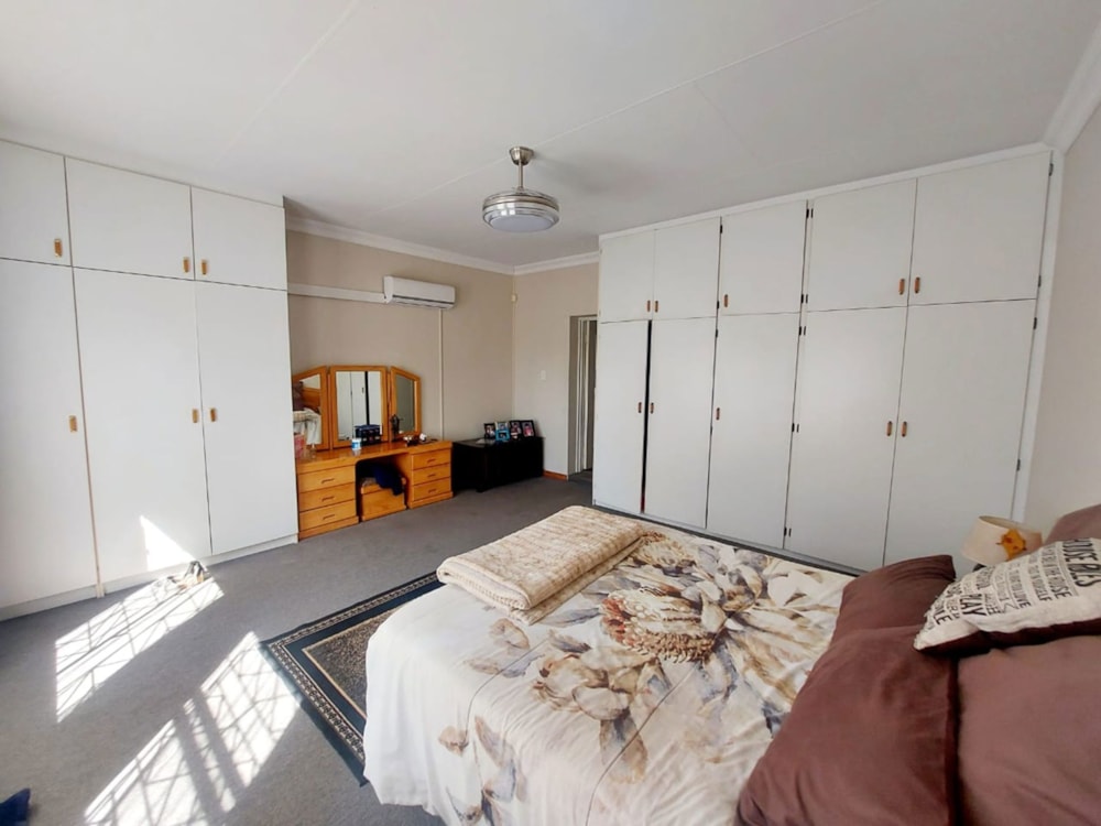 House for sale in Selection Park - 1SP1700122