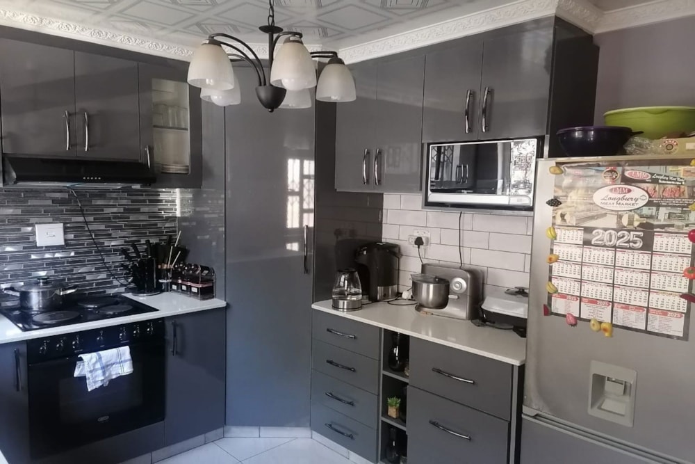 House for sale in Umlazi - 1WB1700190 House for sale in Umlazi - 1WB1700190