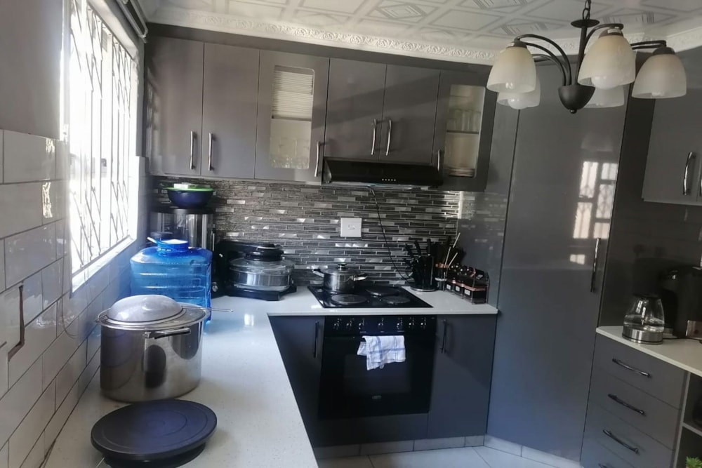 House for sale in Umlazi - 1WB1700190 House for sale in Umlazi - 1WB1700190