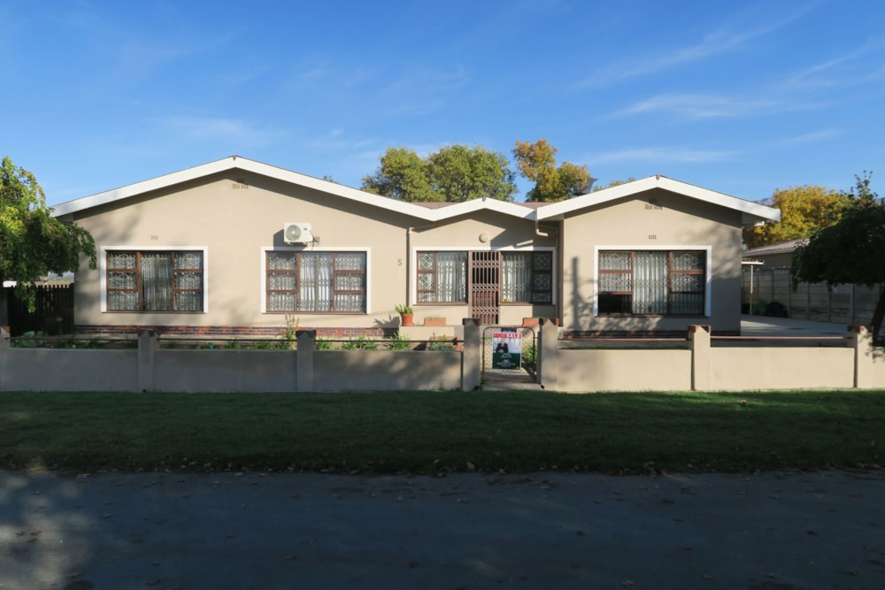 Single-storey house sold in Prince Alfred Hamlet - RV1700247 Single-storey house sold in Prince Alfred Hamlet - RV1700247