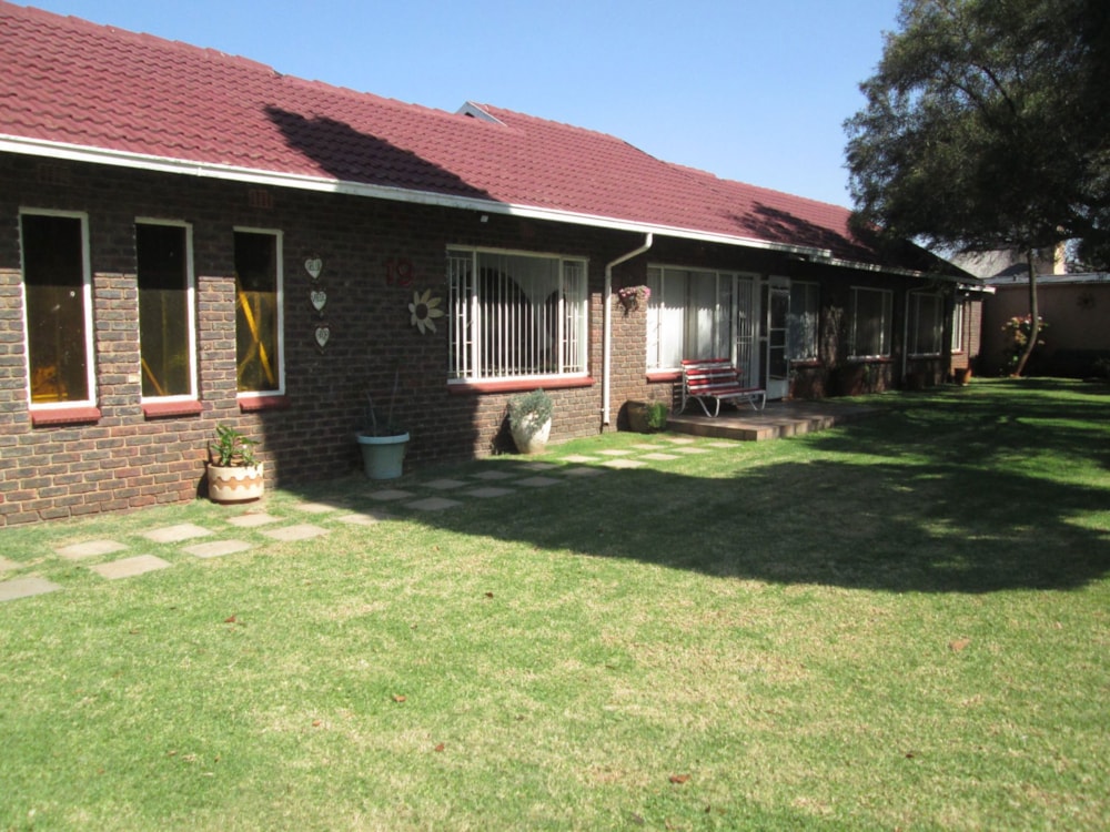House for sale in Brenthurst - 1BJ1700264 House for sale in Brenthurst - 1BJ1700264