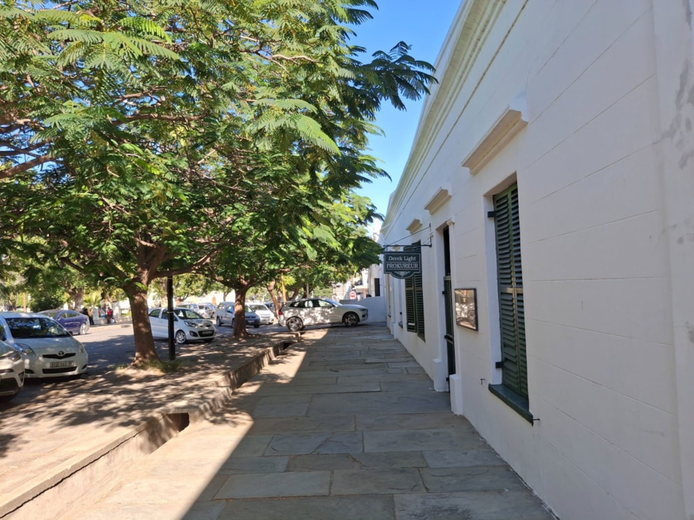 Commercial office for sale in Graaff-Reinet - 1KK1700305