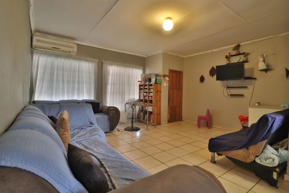 House for sale in Komatipoort - 1NK1700343 House for sale in Komatipoort - 1NK1700343