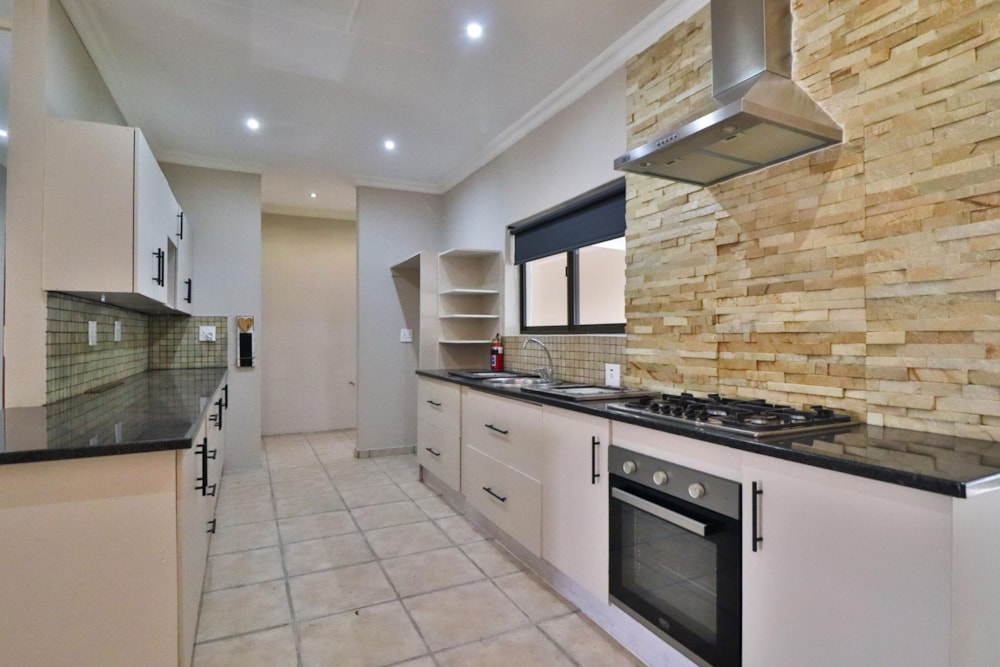 House for sale in Komatipoort - 1NK1700483 House for sale in Komatipoort - 1NK1700483