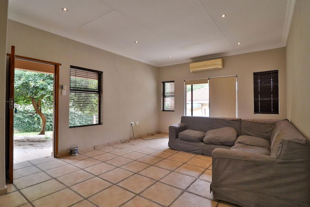 House for sale in Komatipoort - 1NK1700483 House for sale in Komatipoort - 1NK1700483