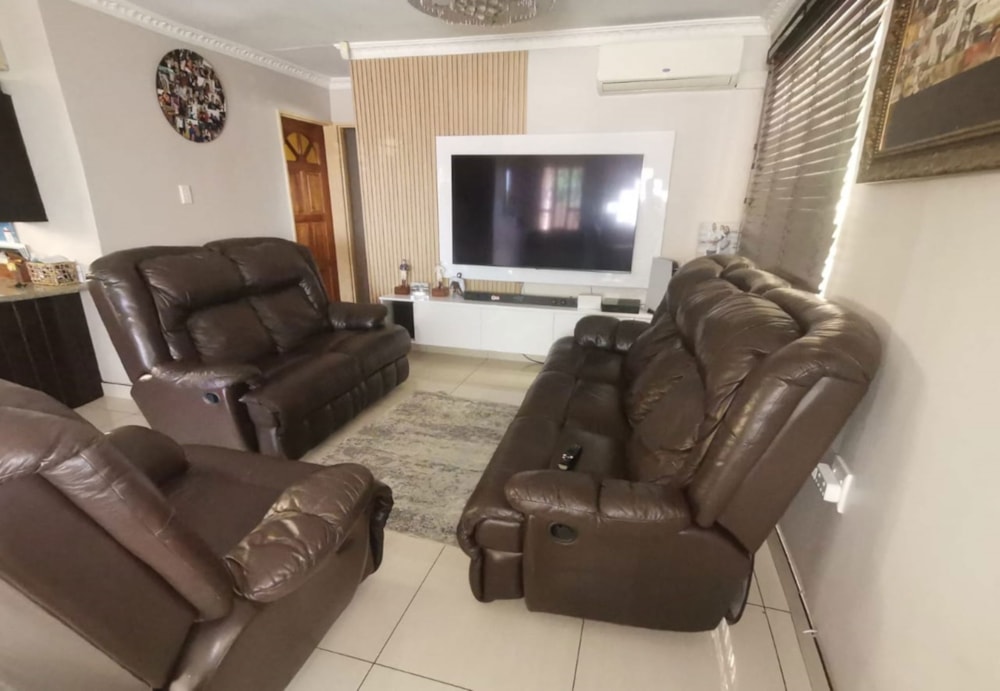 House for sale in Phoenix, KwaZulu-Natal - 1DA1700414 House for sale in Phoenix, KwaZulu-Natal - 1DA1700414