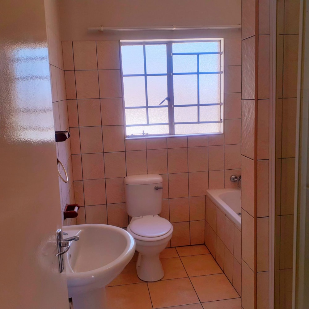 Apartment for sale in Pioneers Park, Namibia - 3NM1700417