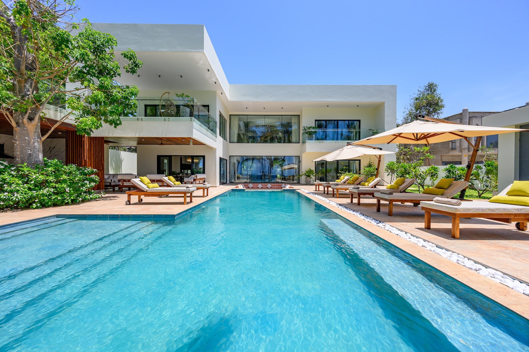 Beachfront villa to rent in Kilifi, Kenya - 3KE1704408