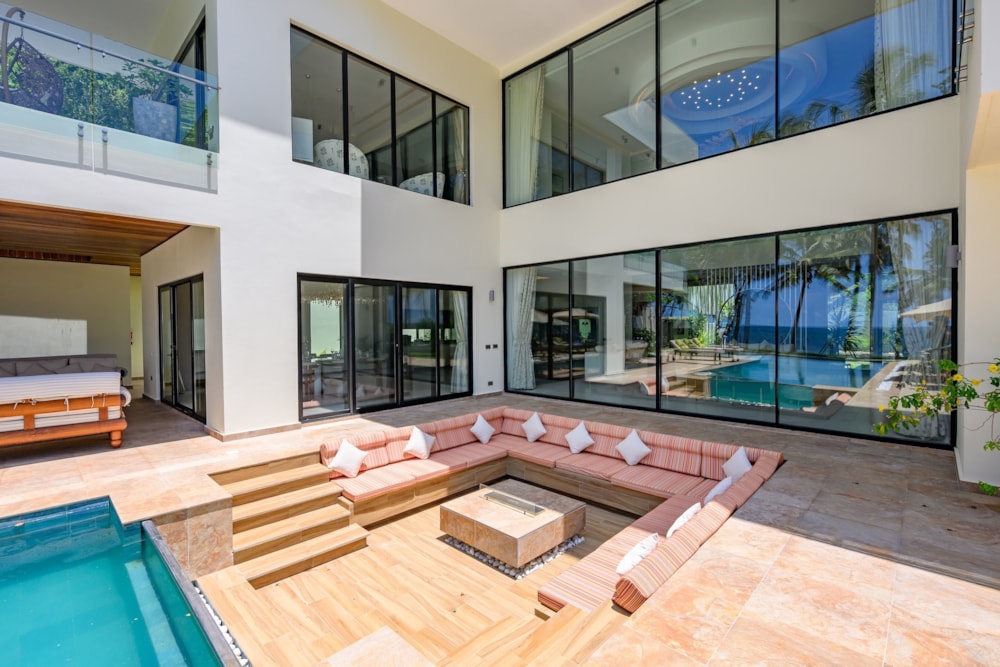 Beachfront villa to rent in Kilifi, Kenya - 3KE1704408